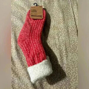 Field & Stream Cozy
Cabin Socks Aloe
Infused One Size Red White~NWT